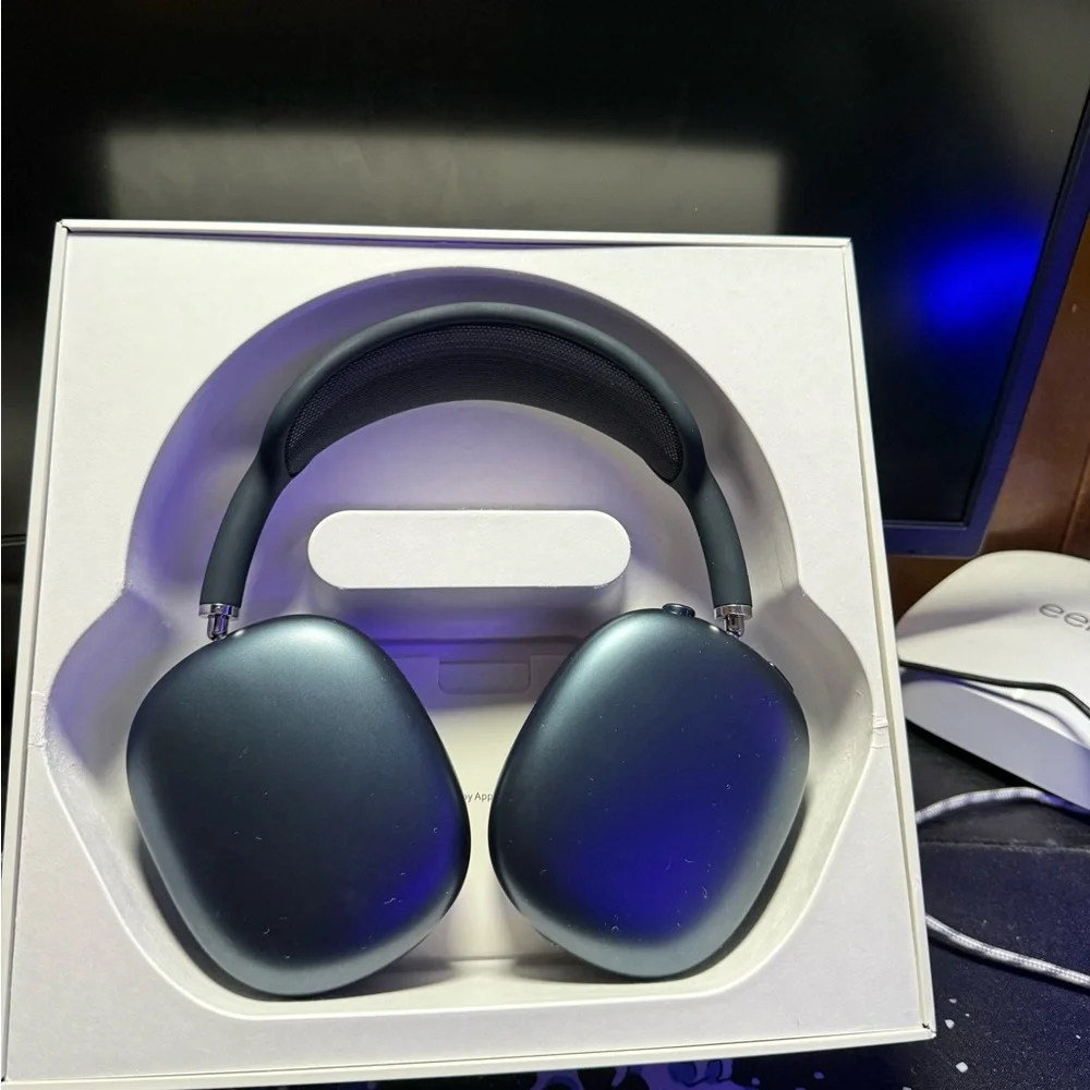 AirPod Pro Max
